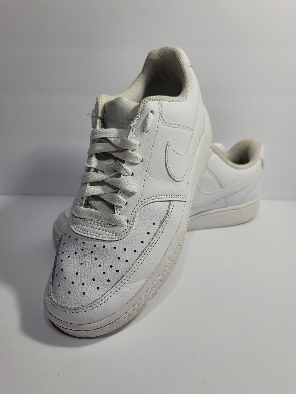 Nike Men's All-White Leather Low-Top Sneaker